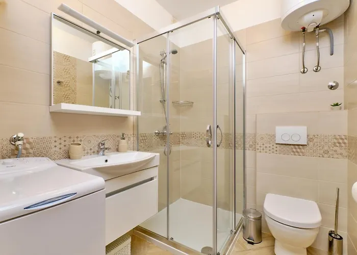 Appartement With A Parking Space Mali Lošinj